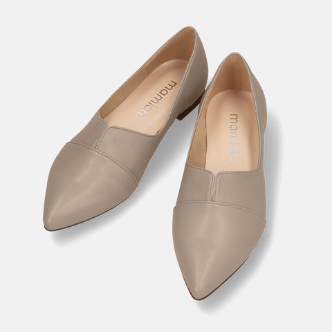 2025SSBI:ポインテッドトゥ フラット 切替ドレスシューズ(154)グレージュ/mamian(マミアン)