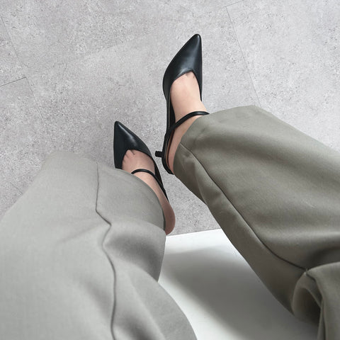 15%OFF:2024SS:甲ストラップ付き ミュールスタイル パンプス(m55216)ブラック/mamian(マミアン)