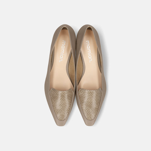 予約：2026SS：スクエアトゥ 甲深ローファー（2009）グレージュ/C/mamian（マミアン）